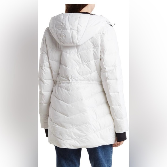 ❌SOLD❌ NWT Michael Kors Hooded Puffer Jacket - Picture 3 of 3
